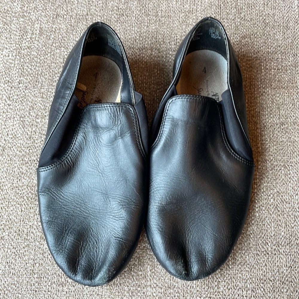 UC ABT GIRLS Jazz shoe size 4